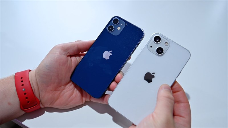 So sánh thiết kế dòng iPhone 13 vs iPhone 12, bạn thích kiểu nào hơn?